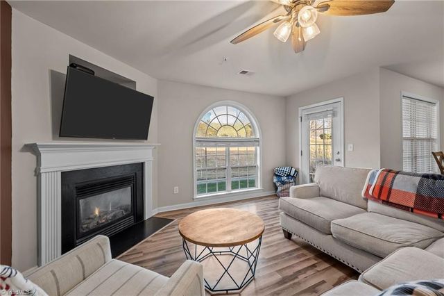 4702 Pennoak Lane, Greensboro, NC 27407