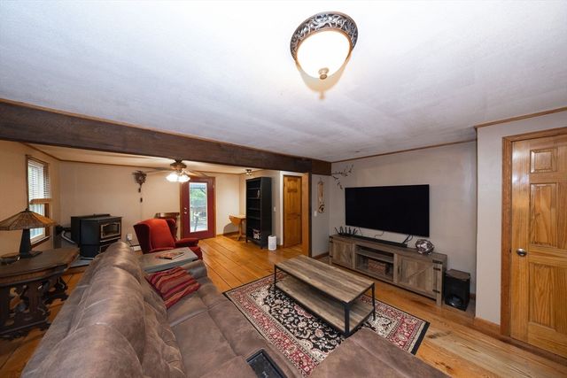 400 School St, Boylston, MA 01505