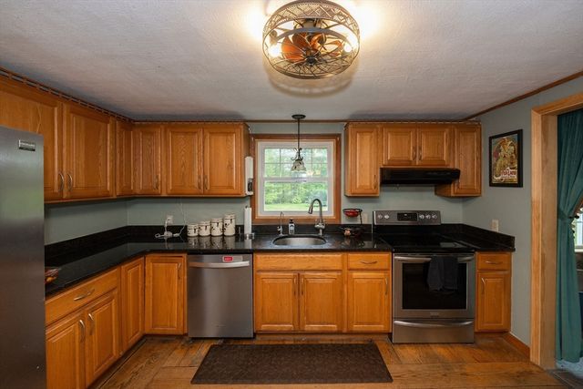 400 School St, Boylston, MA 01505