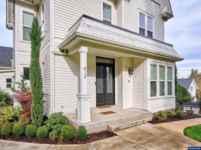 412 W Main St, Silverton, OR 97381