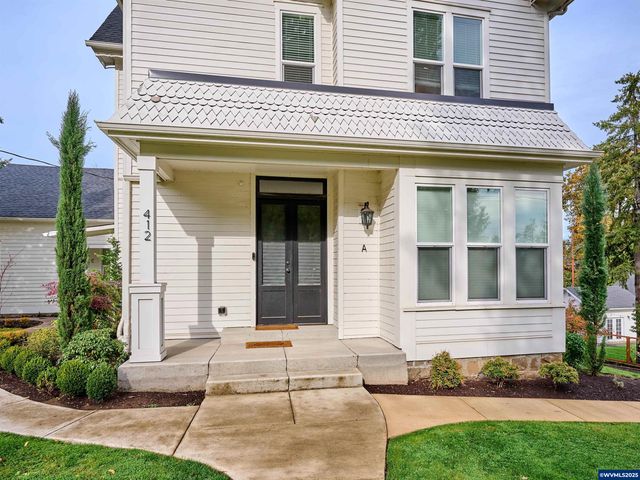 412 W Main St, Silverton, OR 97381