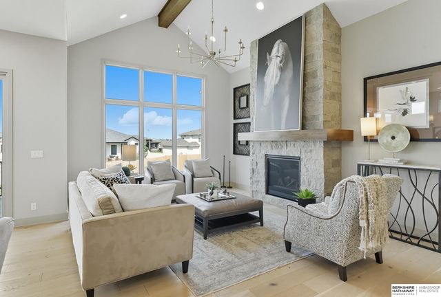 11514 S 114th Avenue, Papillion, NE 68046