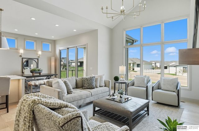 11514 S 114th Avenue, Papillion, NE 68046