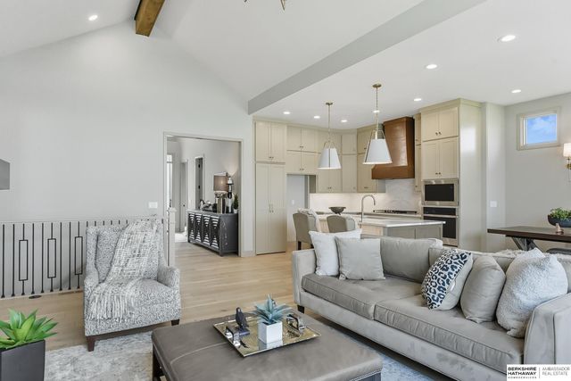 11514 S 114th Avenue, Papillion, NE 68046