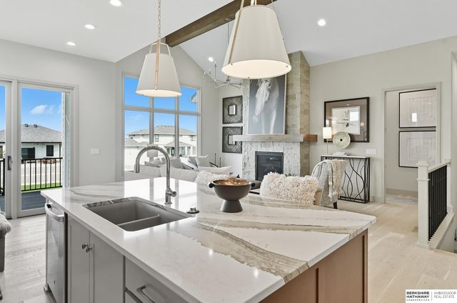 11514 S 114th Avenue, Papillion, NE 68046