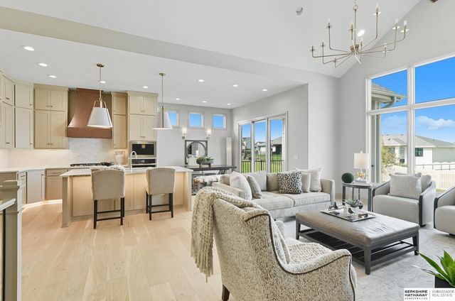 11514 S 114th Avenue, Papillion, NE 68046