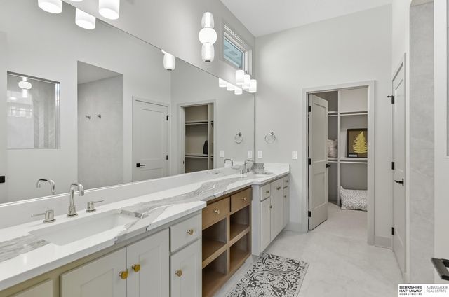 11514 S 114th Avenue, Papillion, NE 68046