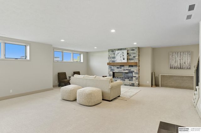 11514 S 114th Avenue, Papillion, NE 68046