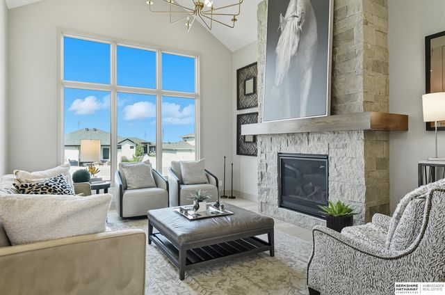 11514 S 114th Avenue, Papillion, NE 68046