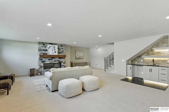 11514 S 114th Avenue, Papillion, NE 68046