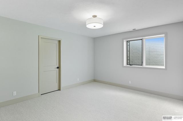 11514 S 114th Avenue, Papillion, NE 68046