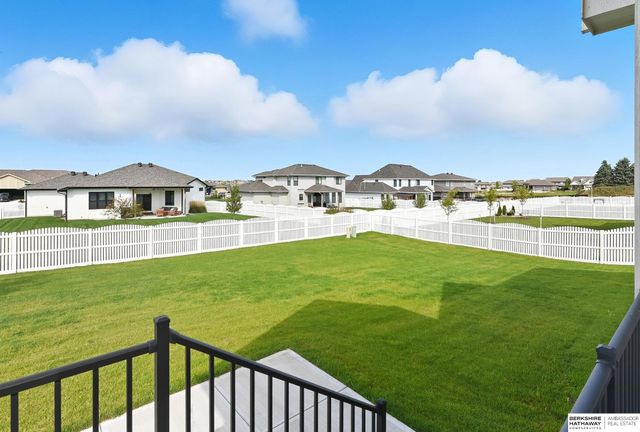 11514 S 114th Avenue, Papillion, NE 68046