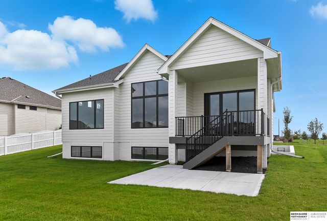 11514 S 114th Avenue, Papillion, NE 68046