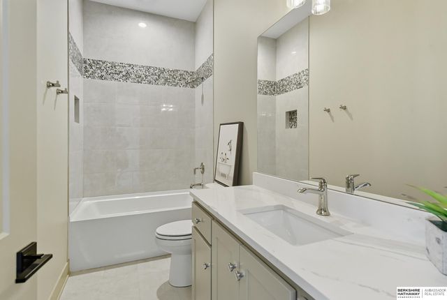 11514 S 114th Avenue, Papillion, NE 68046