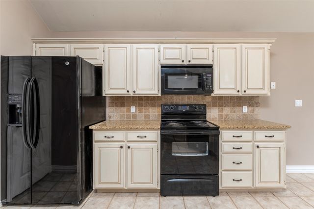 2403 Casey Court, Arlington, TX 76013