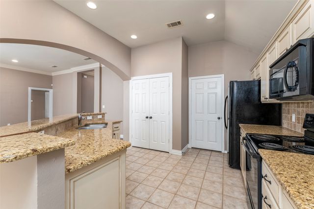 2403 Casey Court, Arlington, TX 76013