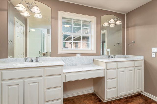 2403 Casey Court, Arlington, TX 76013