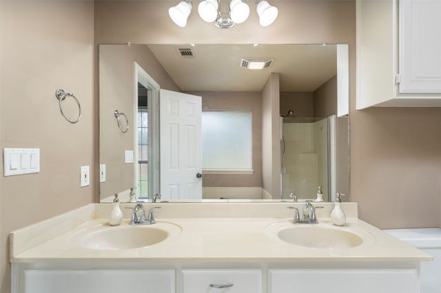 2403 Casey Court, Arlington, TX 76013