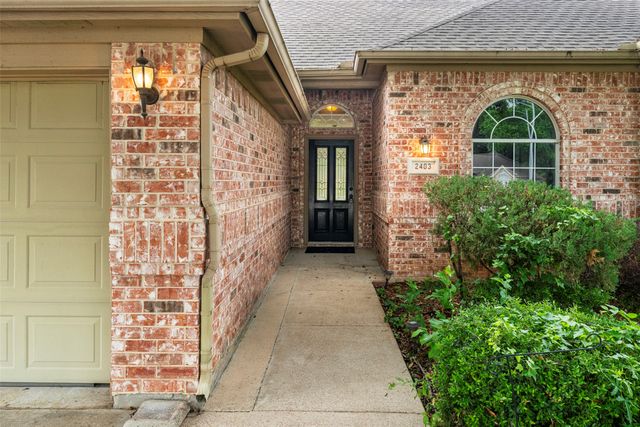 2403 Casey Court, Arlington, TX 76013
