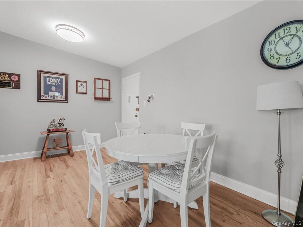 4 Rose Street Apt 6 B2, Oceanside, NY 11572 — photo 4