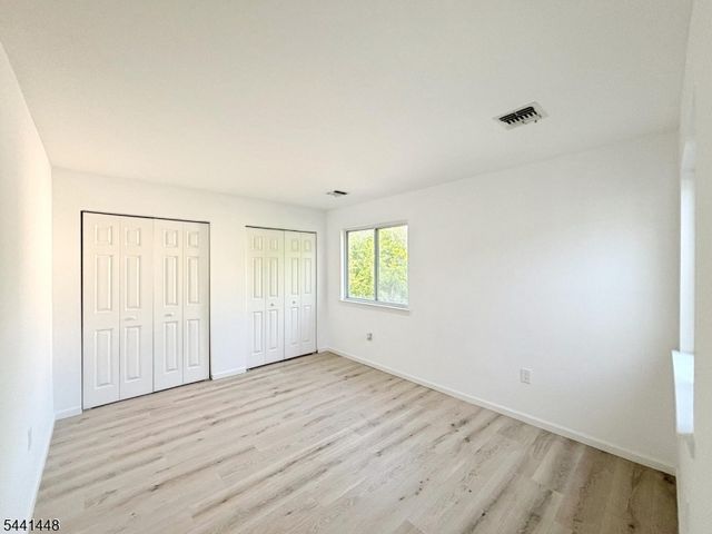 135 Falcon Ridge Way, Hamburg Boro, NJ 07419