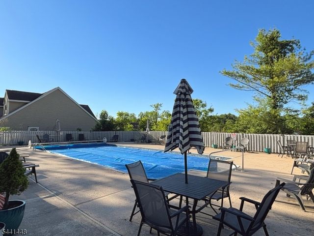 135 Falcon Ridge Way, Hamburg Boro, NJ 07419