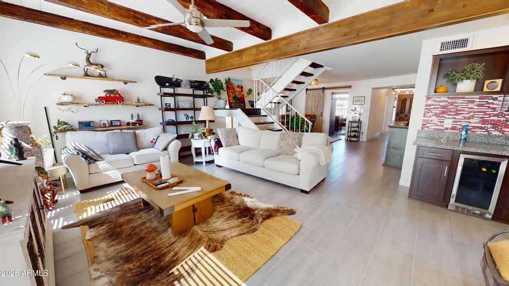 Image 2 of property listing at 2031 W NOPAL Avenue W, Mesa, AZ 85202