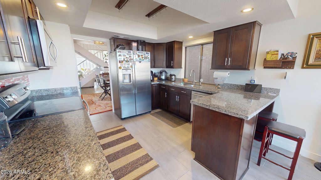 Image 5 of property listing at 2031 W NOPAL Avenue W, Mesa, AZ 85202