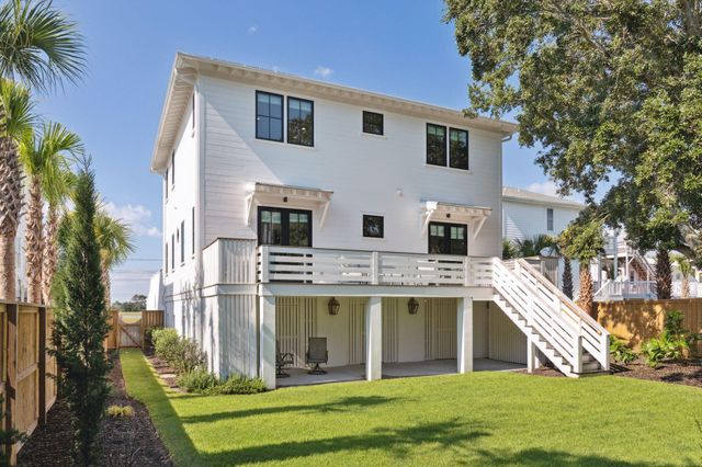 608 Palm Boulevard, Isle Of Palms, SC 29451