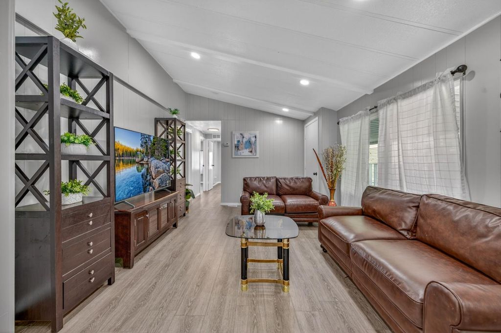 Image 15 of property listing at 371 Bethel # 55, Sanger, CA 93657