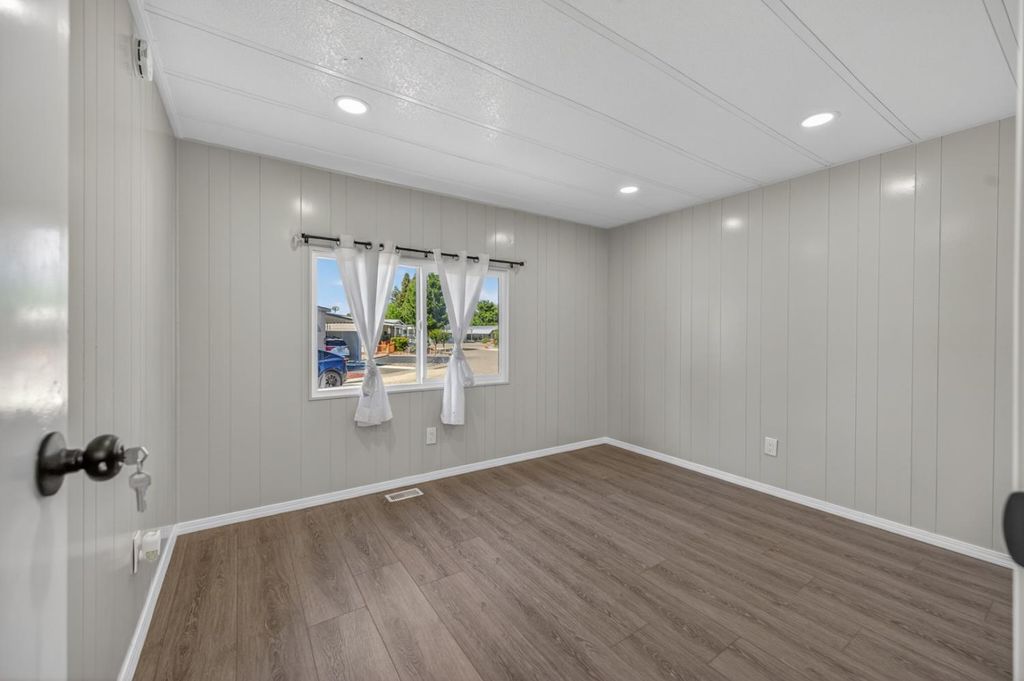Image 18 of property listing at 371 Bethel # 55, Sanger, CA 93657