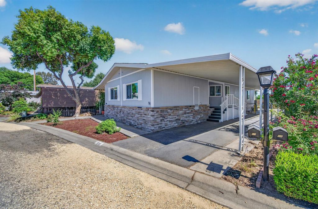 Image 2 of property listing at 371 Bethel # 55, Sanger, CA 93657