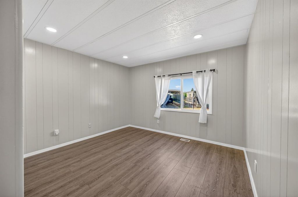 Image 20 of property listing at 371 Bethel # 55, Sanger, CA 93657