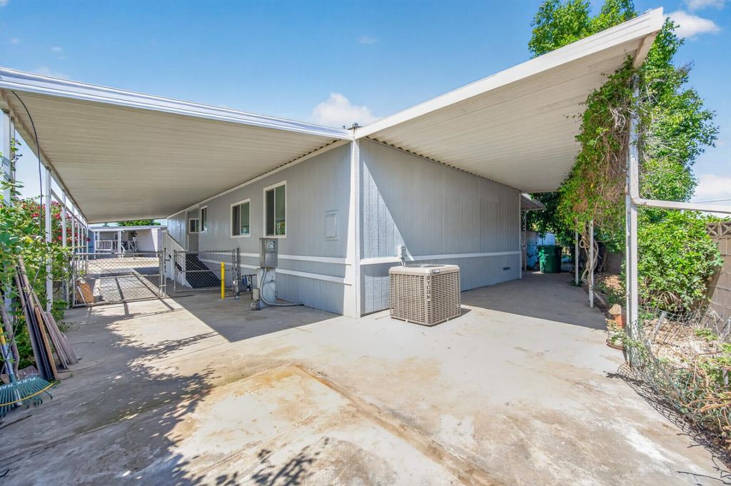 Image 22 of property listing at 371 Bethel # 55, Sanger, CA 93657