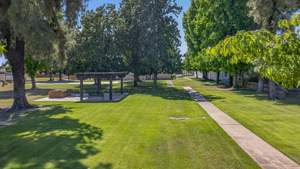 Image 24 of property listing at 371 Bethel # 55, Sanger, CA 93657