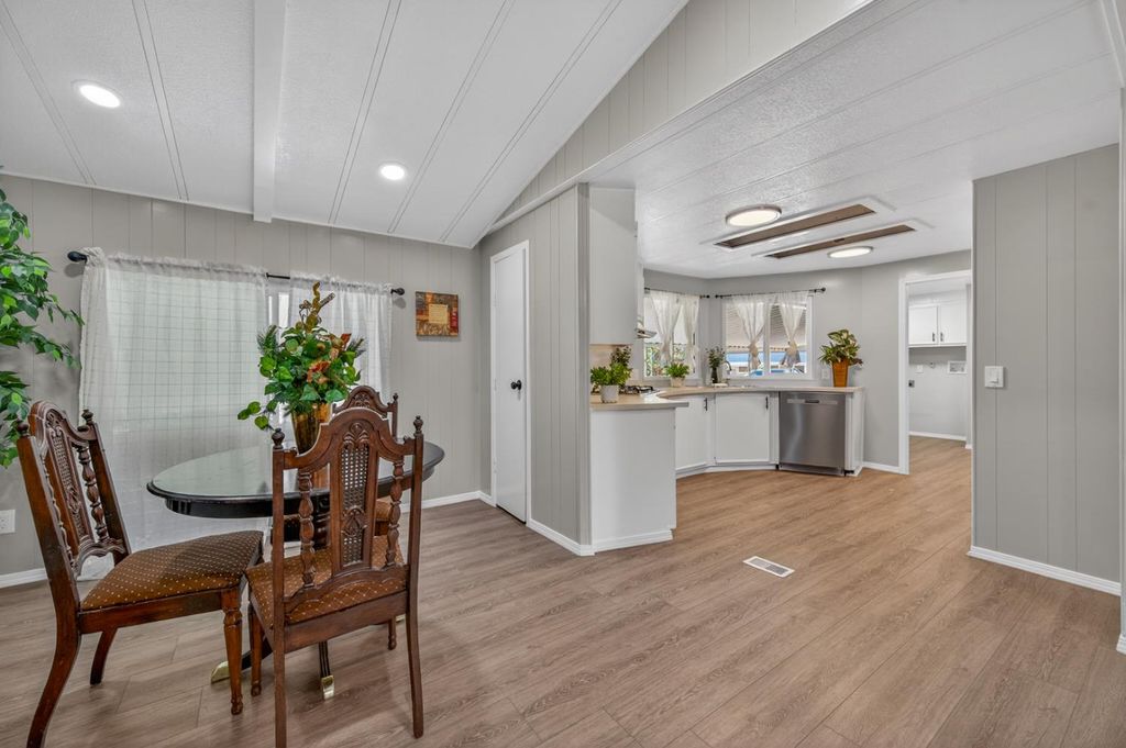 Image 5 of property listing at 371 Bethel # 55, Sanger, CA 93657
