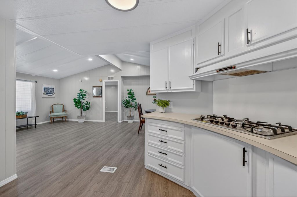 Image 7 of property listing at 371 Bethel # 55, Sanger, CA 93657