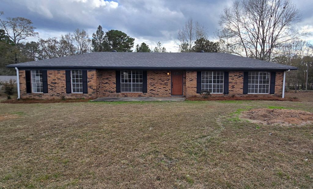 908 Linda Dr., Hattiesburg, MS 39401