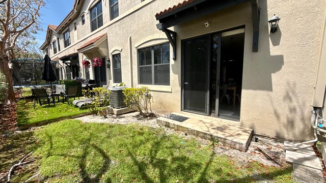 3332 NW 10th Avenue, Pompano Beach, FL 33064