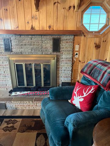 4193 Betty Lee Boulevard, Gladwin, MI 48624