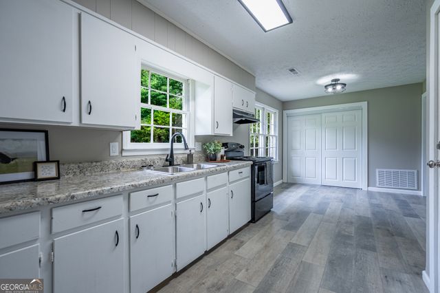 5598 Fosters Mill Road SW, Cave Spring, GA 30124