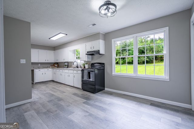 5598 Fosters Mill Road SW, Cave Spring, GA 30124