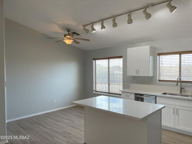 11024 S Driscoll Mountain Drive, Vail, AZ 85641