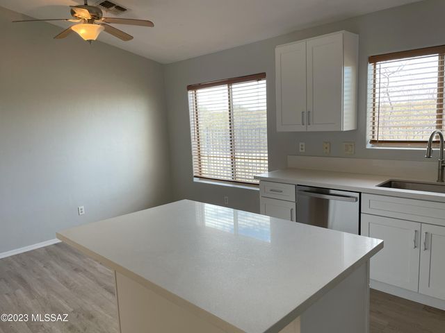 11024 S Driscoll Mountain Drive, Vail, AZ 85641