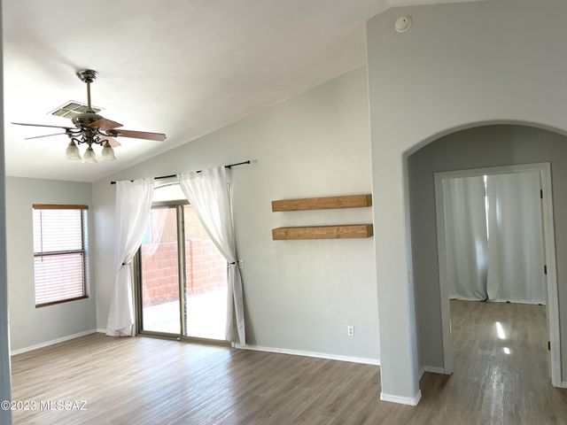 11024 S Driscoll Mountain Drive, Vail, AZ 85641