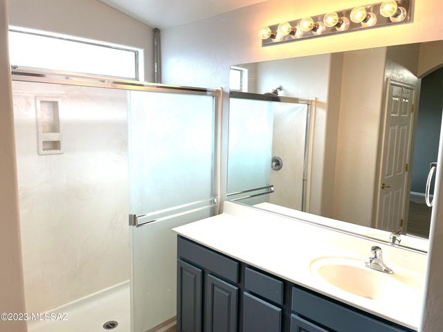 11024 S Driscoll Mountain Drive, Vail, AZ 85641