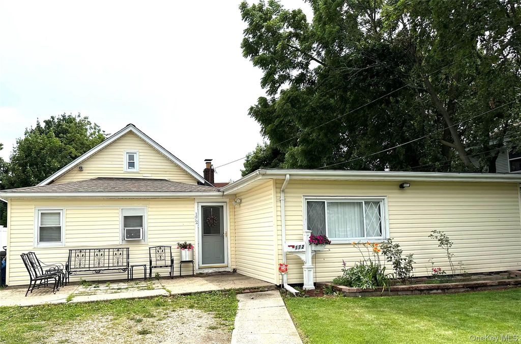 172 Argyle Avenue, Uniondale, NY 11553