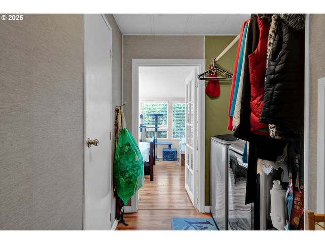 433 MYEENA Loop, Florence, OR 97439