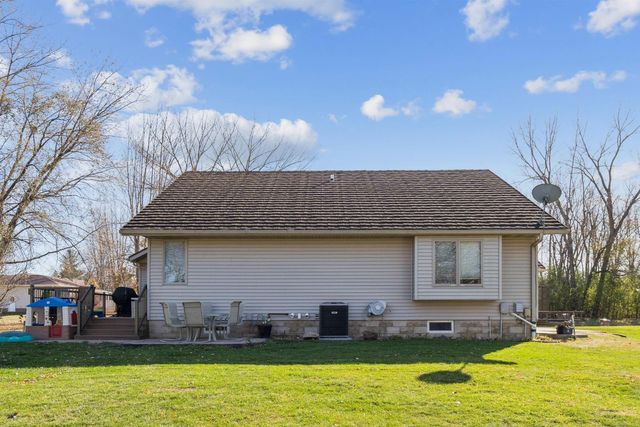 1215 3rd St NE, Oelwein, IA 50662