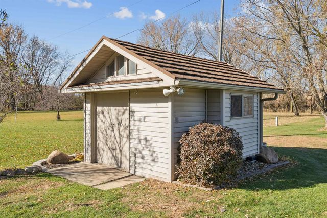 1215 3rd St NE, Oelwein, IA 50662